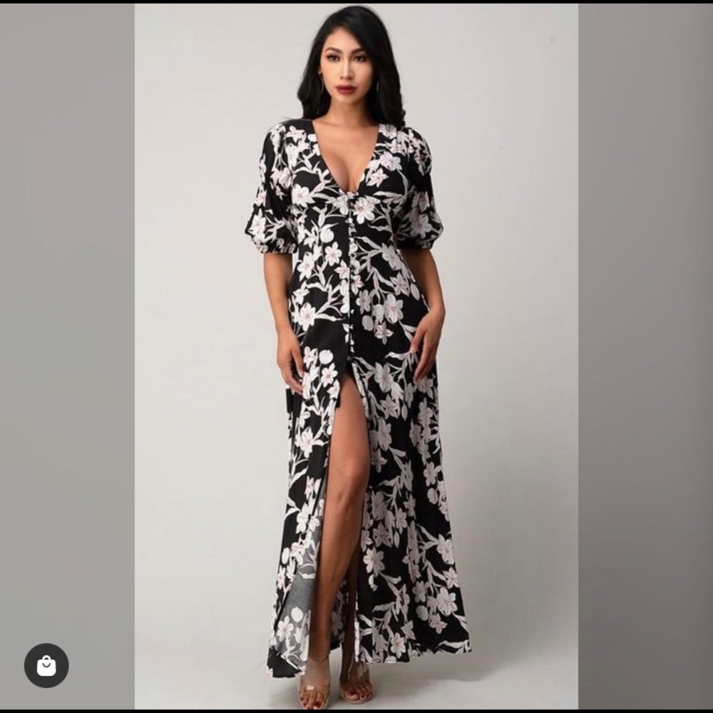 Slit maxi dress black and white floral print